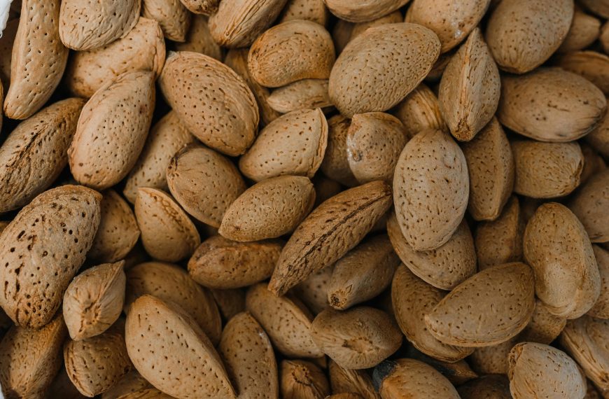 Image of a bunch of unshelled almonds. This is the main image of the article.